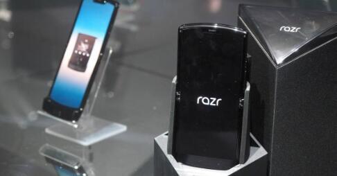 摩托罗拉Razr5G发布日期降低所有规格