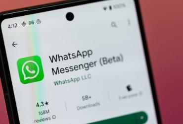 WhatsApp测试新隐私功能以管理Android上的联系人同步选项